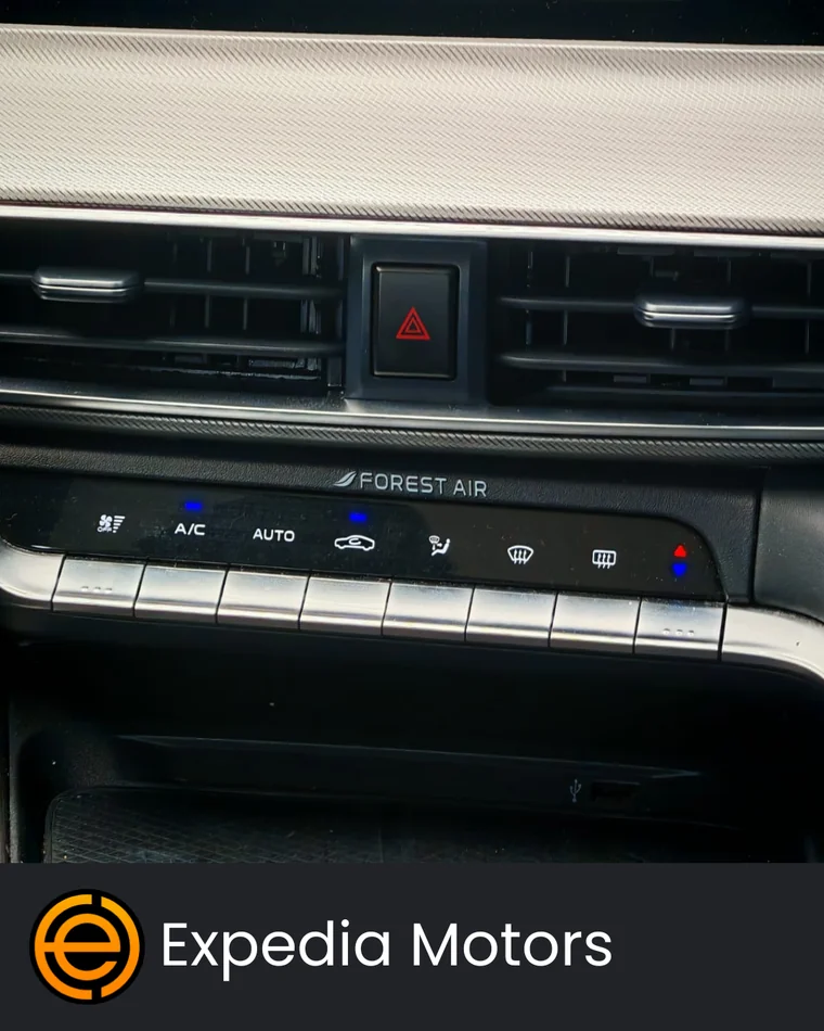 Changan UNI-T 2023 - Vista 3