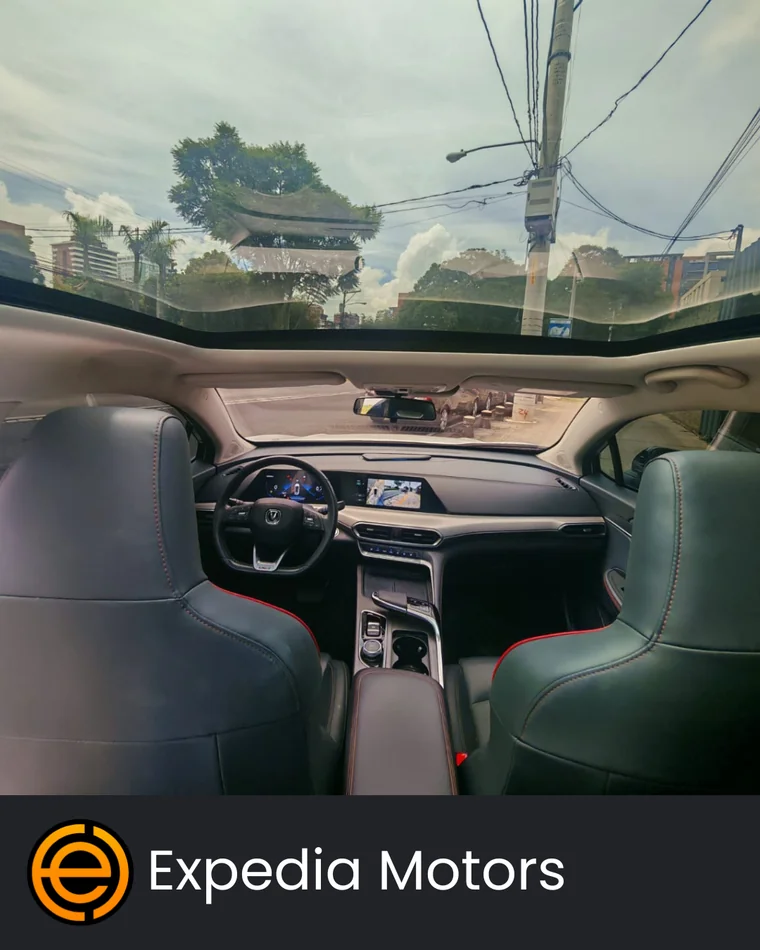 Changan UNI-T 2023 - Vista 4