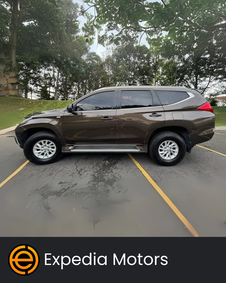Mitsubishi Montero 2020 - Vista 2