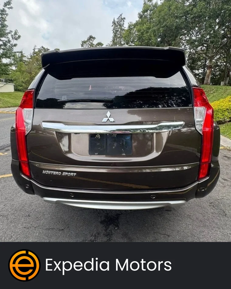 Mitsubishi Montero 2020 - Vista 3