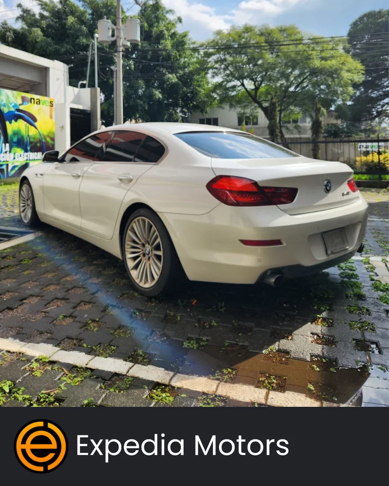 BMW SERIE 1 2013 - Vista 4