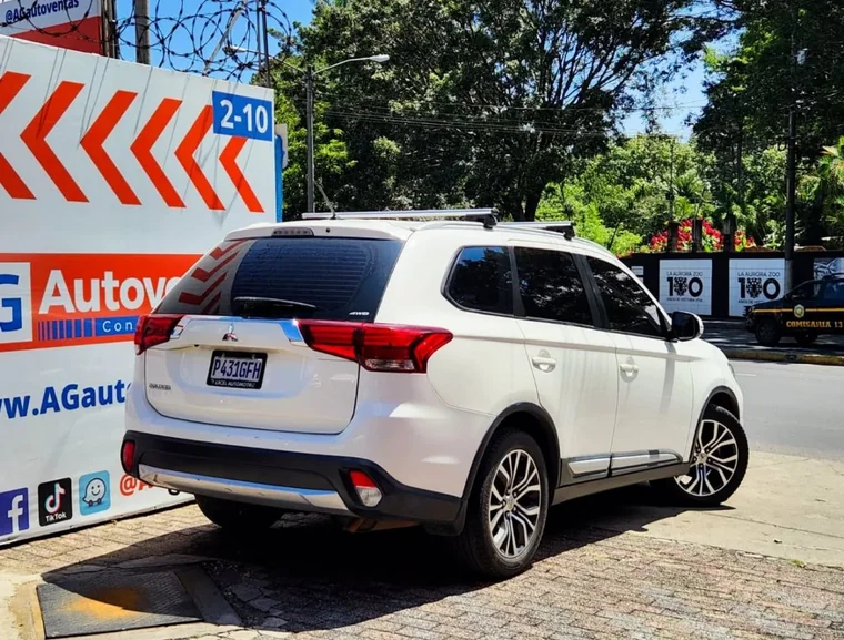 Mitsubishi OUTLANDER 2017 - Vista 4