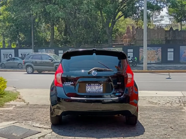 Nissan VERSA 2015 - Vista 5