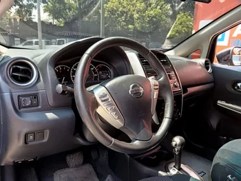 Nissan VERSA 2015