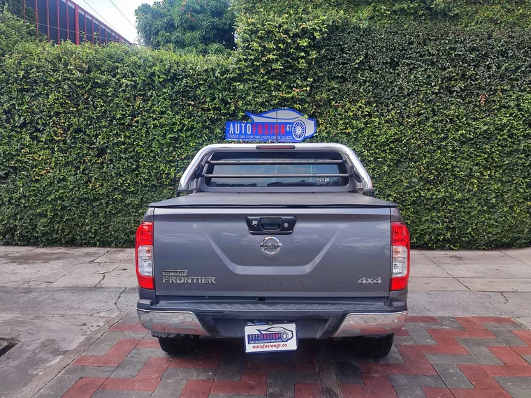 Nissan NP300 2019 - Vista 5