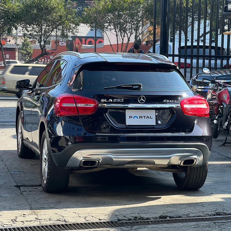 Mercedes Benz GLA 2016 - Vista 5