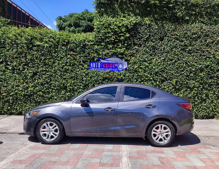 Scion IA 2016 - Vista 4