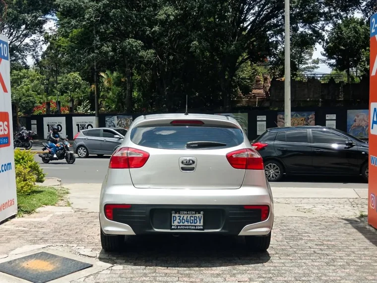 Kia RIO 2016 - Vista 5