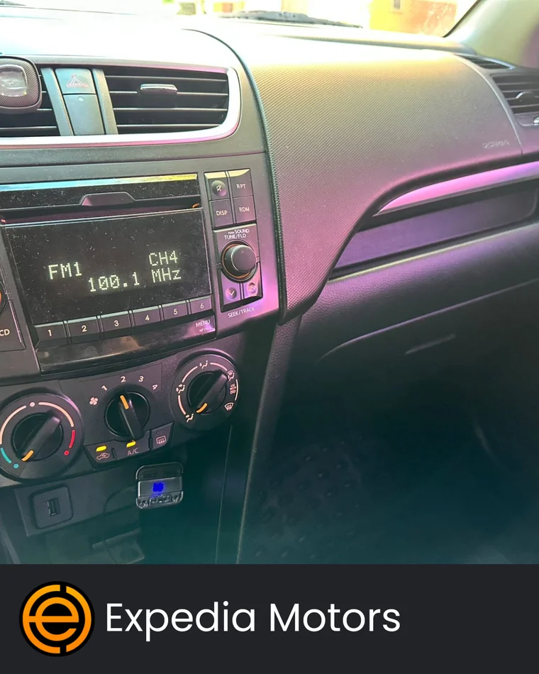 Suzuki SWIFT 2015 - Vista 5