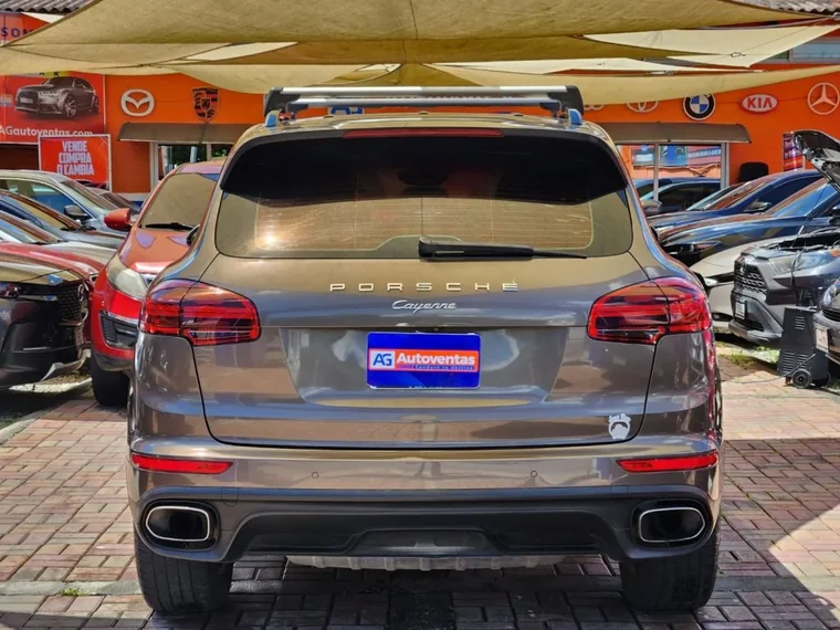 Porsche CAYENNE 2016 - Vista 5