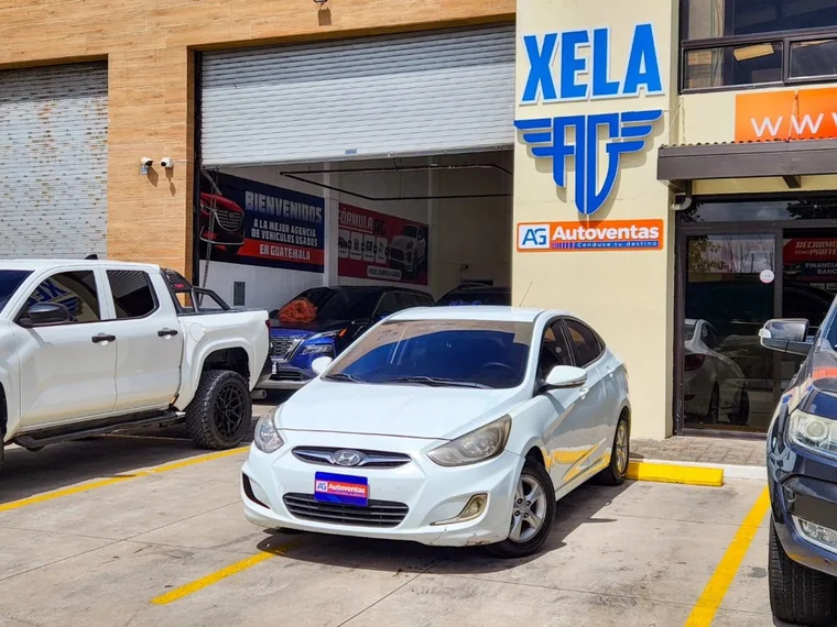 Hyundai ACCENT 2014 - Vista 2