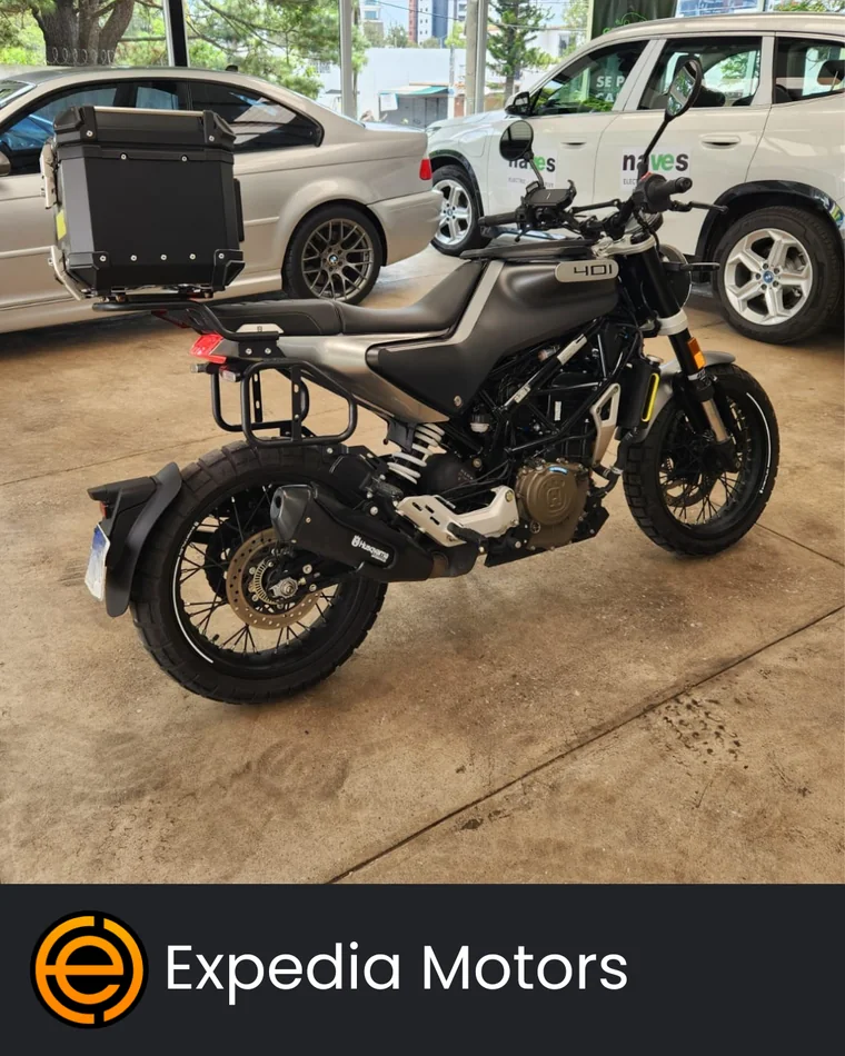 Husqvarna Svartpilen 2021 - Vista 4