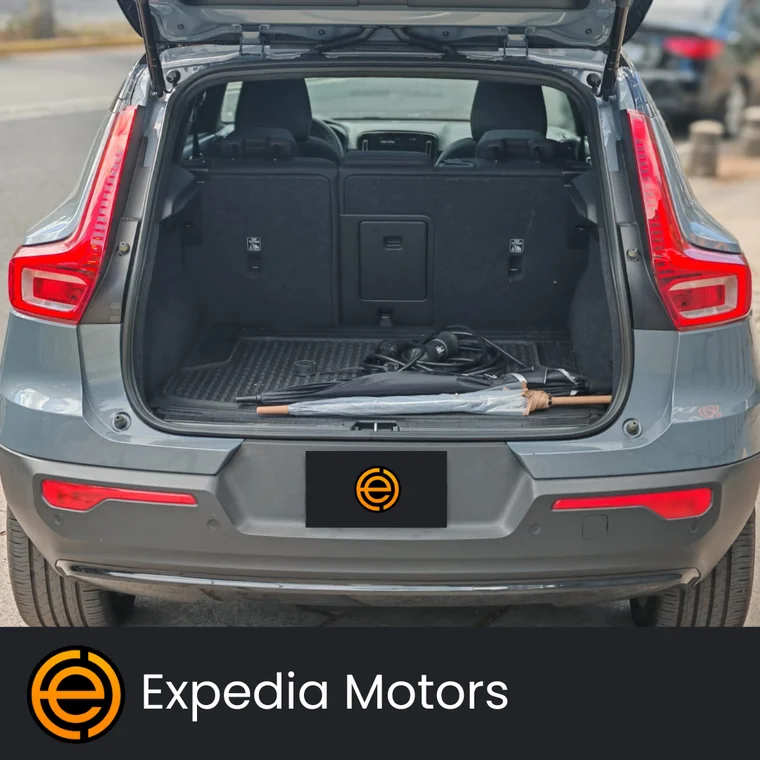 Volvo XC40 2023 - Vista 5