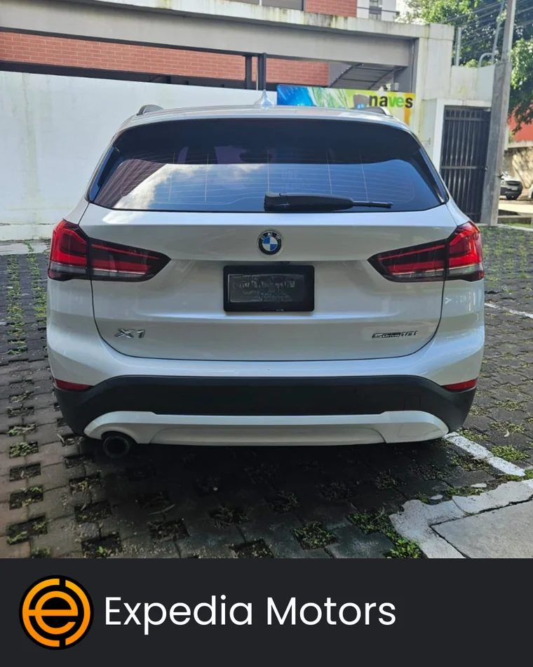 BMW X1 2021 - Vista 4