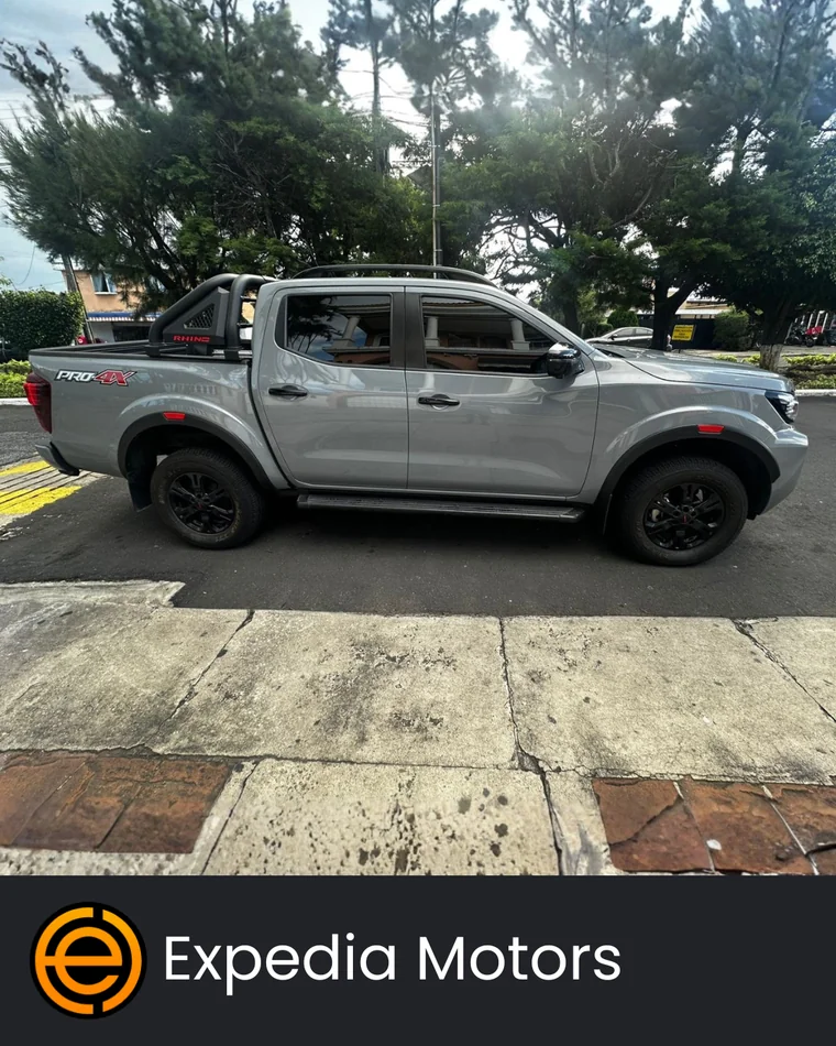 Nissan FRONTIER 2022 - Vista 4