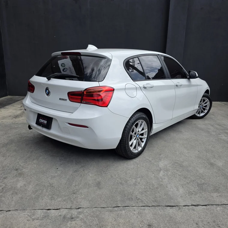 BMW 120i 2016 - Vista 4