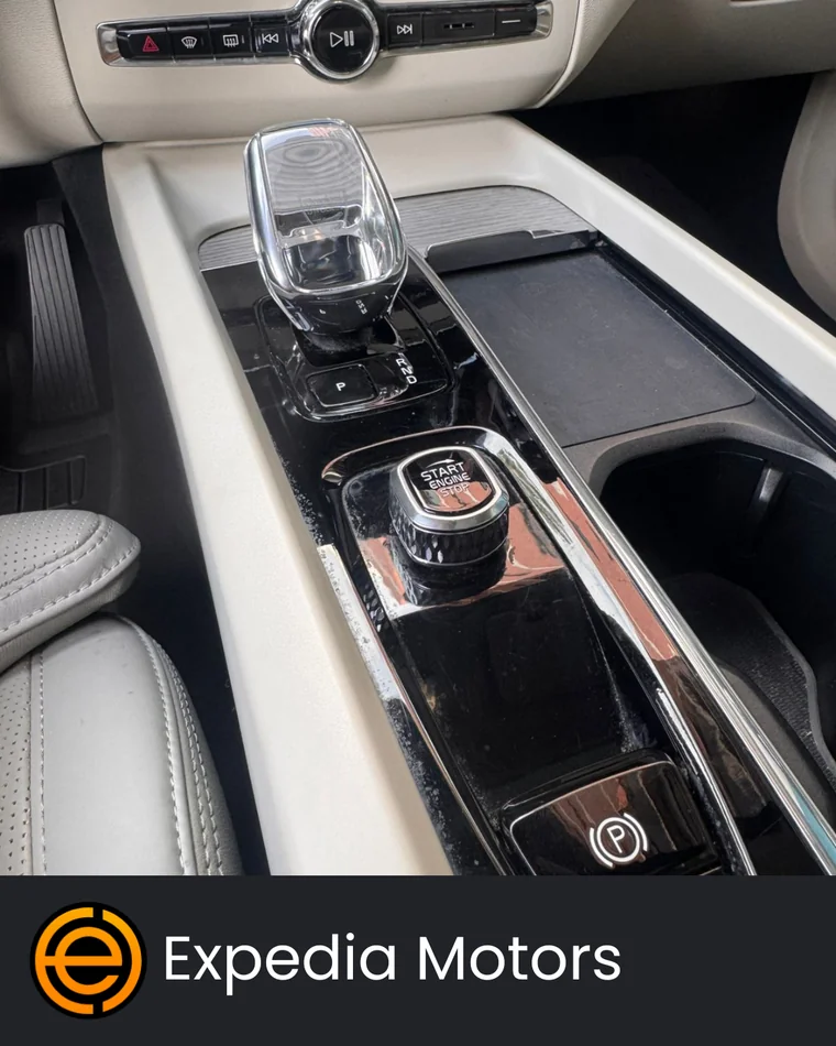 Volvo XC60 2023 - Vista 3