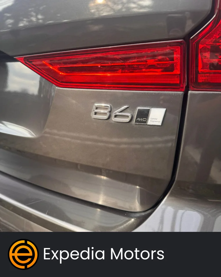 Volvo XC60 2023 - Vista 5