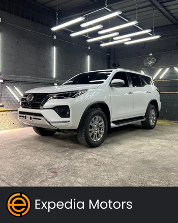 Toyota FORTUNER 2024