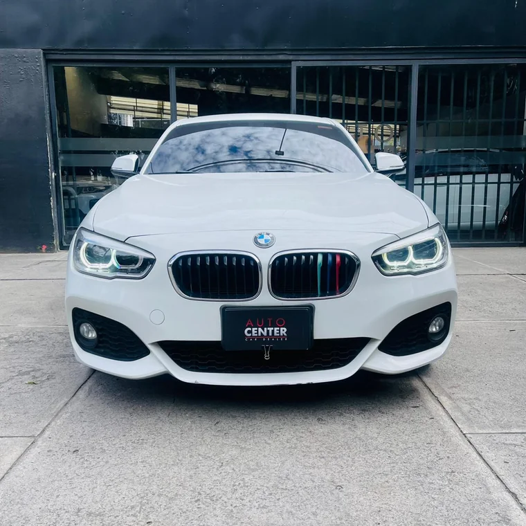BMW 120i 2016 - Vista 2