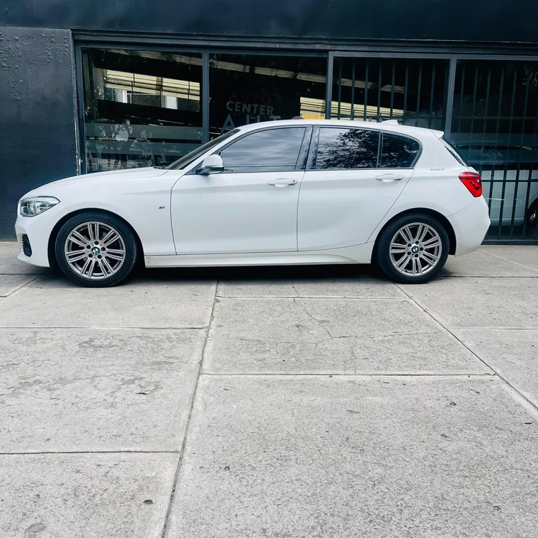 BMW 120i 2016 - Vista 3