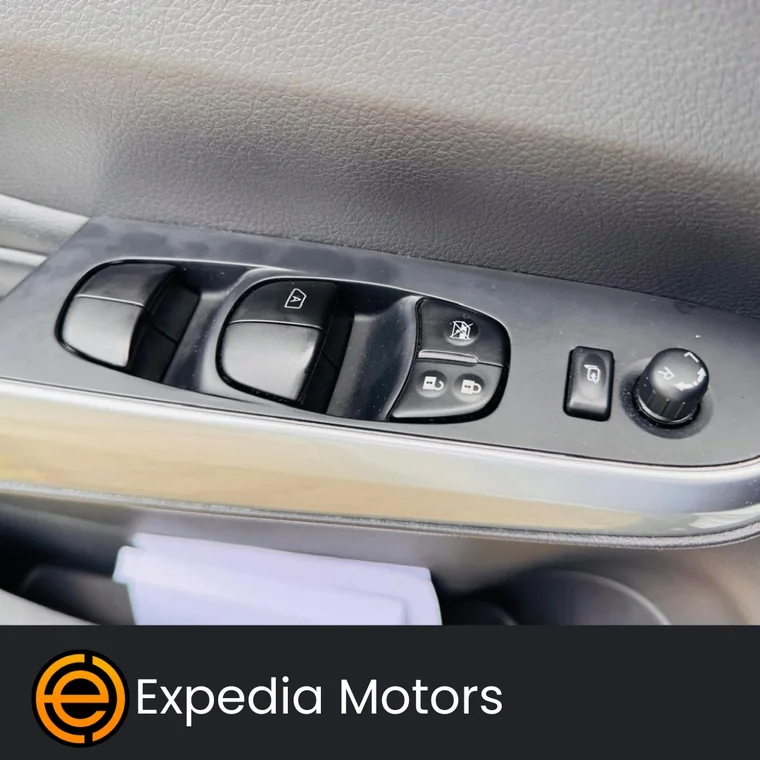 Nissan FRONTIER 2023 - Vista 5