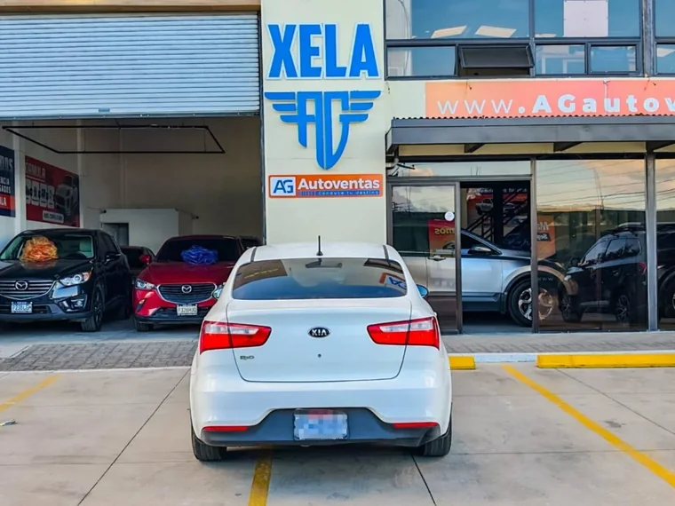 Kia RIO 2016 - Vista 5