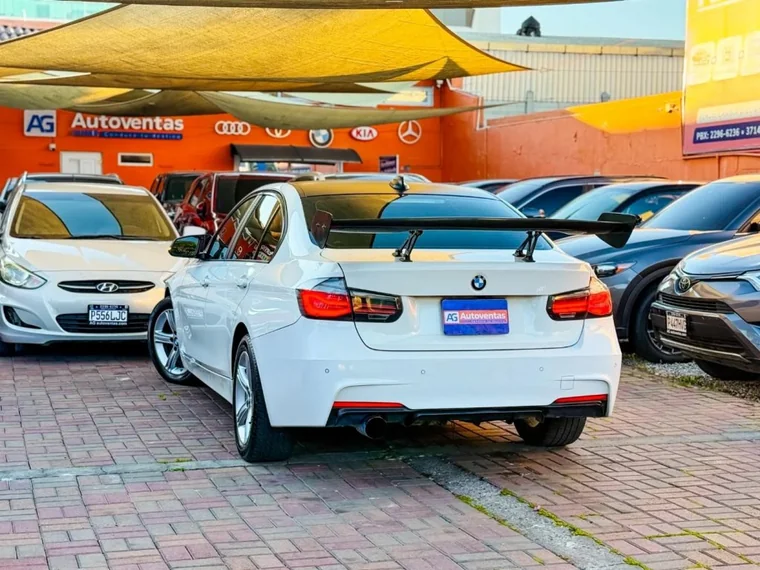 BMW 320i 2015 - Vista 4