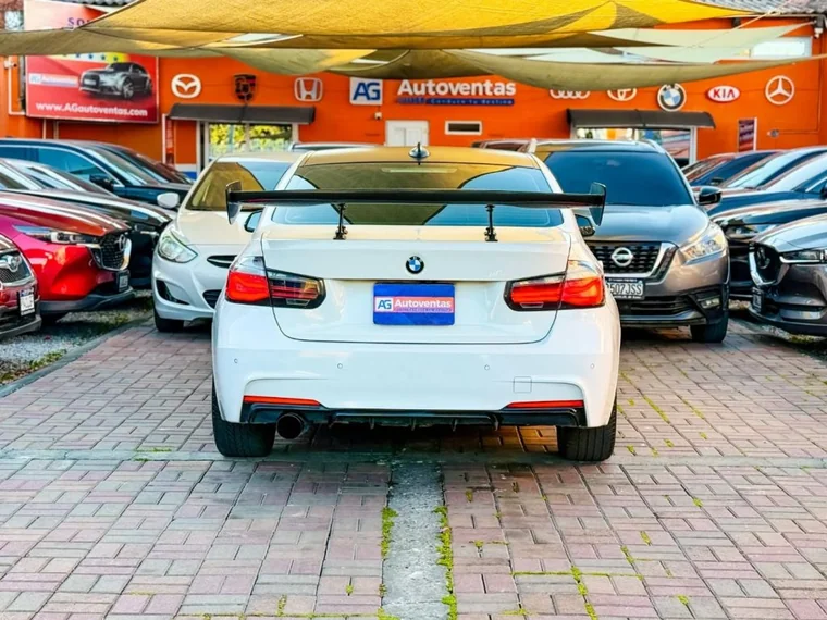 BMW 320i 2015 - Vista 5