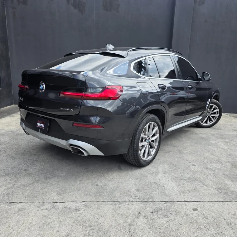 BMW X4 2023 - Vista 4
