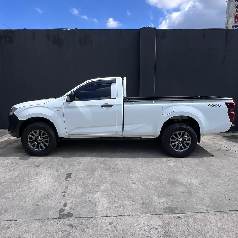 Isuzu Dmax 2024 - Vista 3