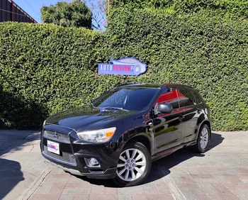 Mitsubishi OUTLANDER 2011