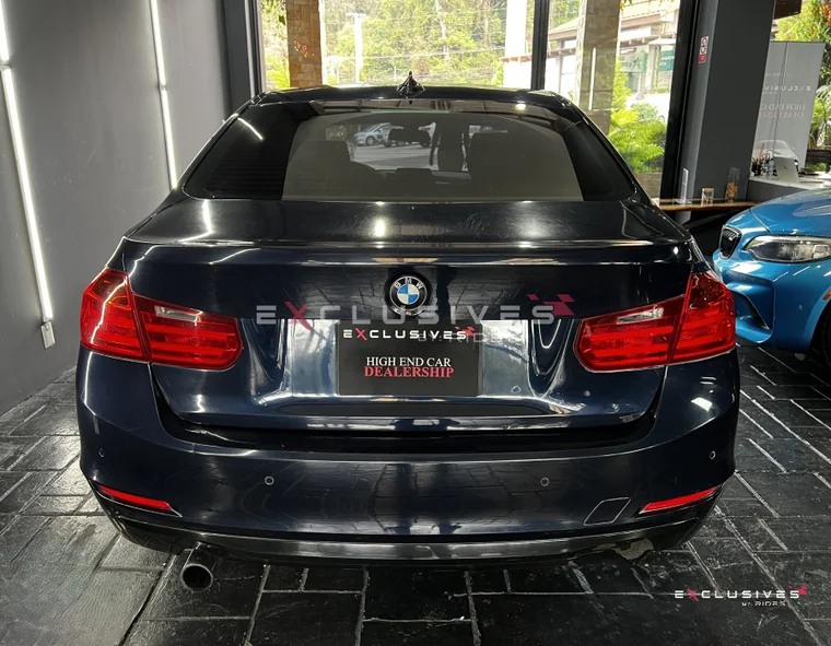 BMW 320i 2013 - Vista 5