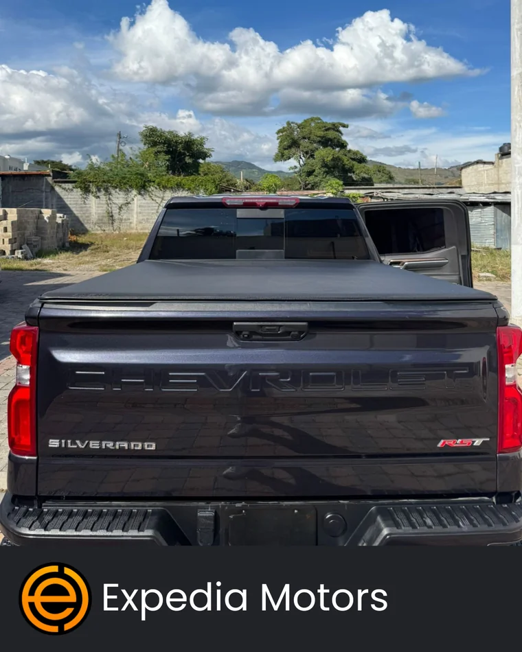 Chevrolet SILVERADO 2023 - Vista 4