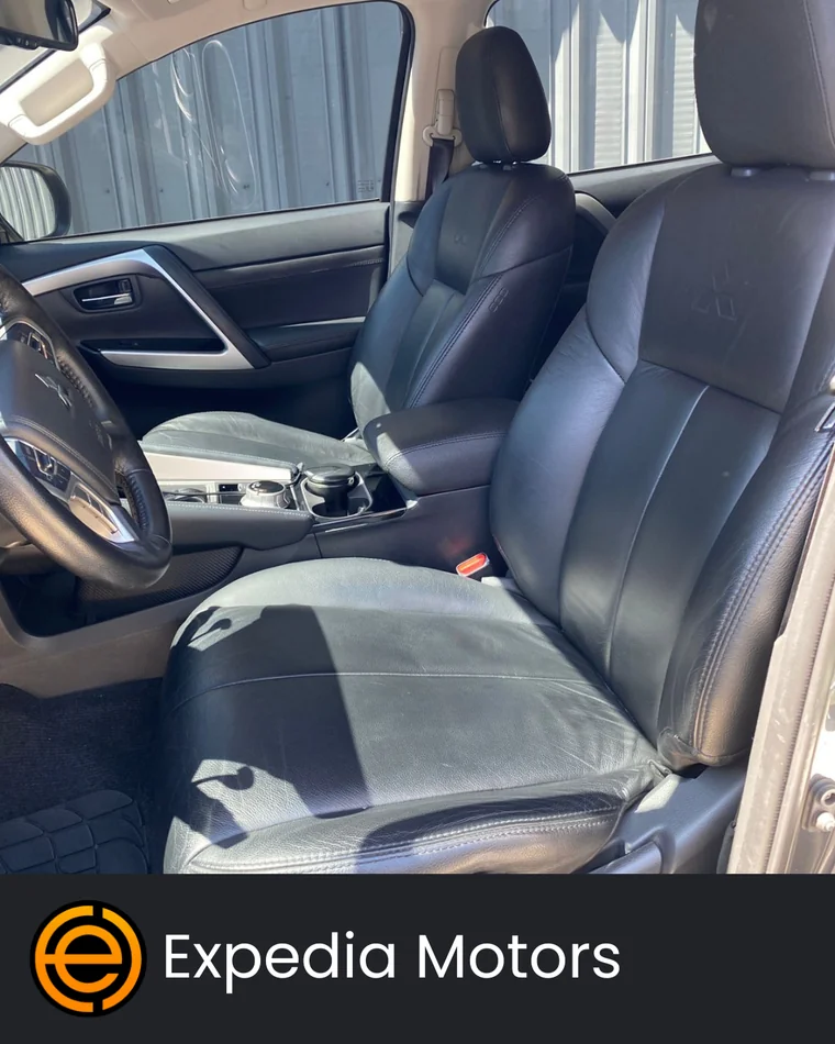 Mitsubishi Montero 2024 - Vista 4