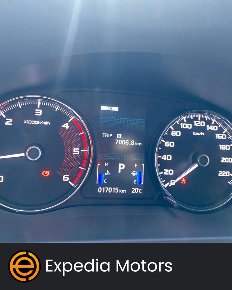 Mitsubishi Montero 2024 - Vista 5