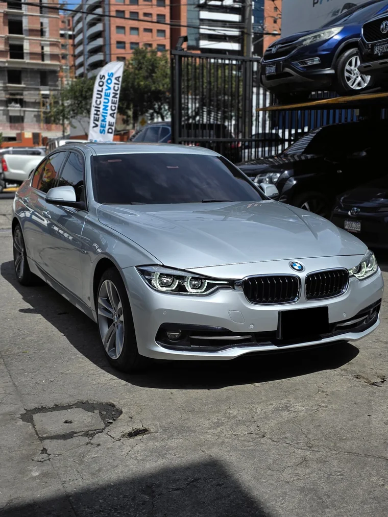 BMW 320i 2017 - Vista 2