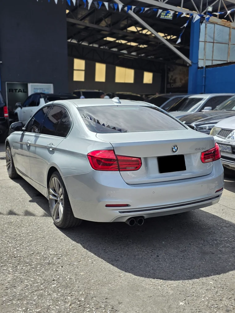 BMW 320i 2017 - Vista 3