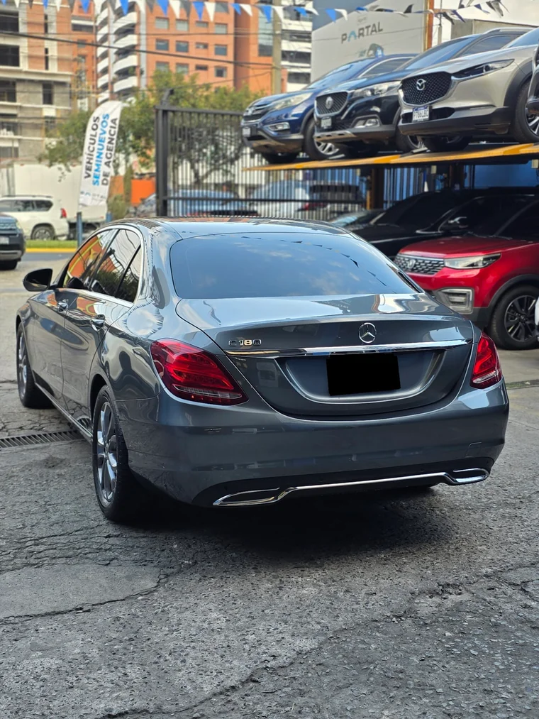 Mercedes Benz C180 2018 - Vista 4