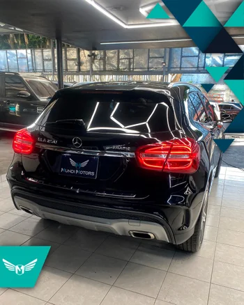 Mercedes Benz CLA 2015