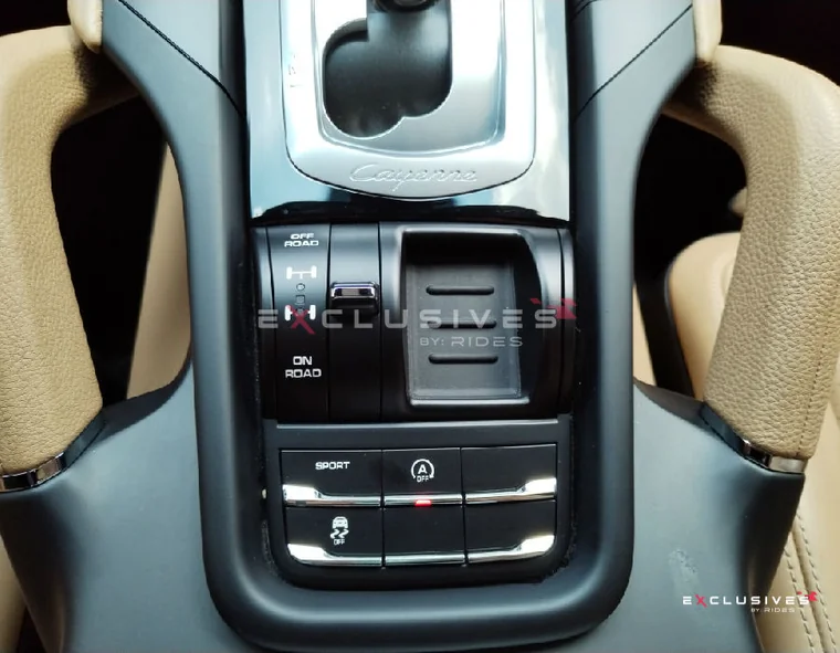 Porsche CAYENNE 2016 - Vista 3