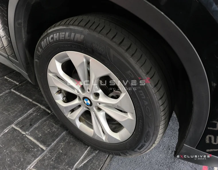 BMW X1 2021 - Vista 5