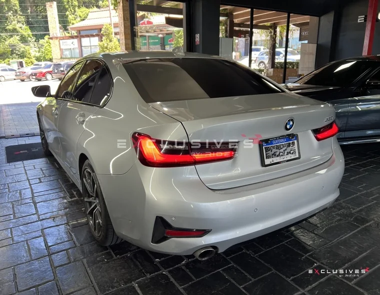 BMW 330i 2019 - Vista 4