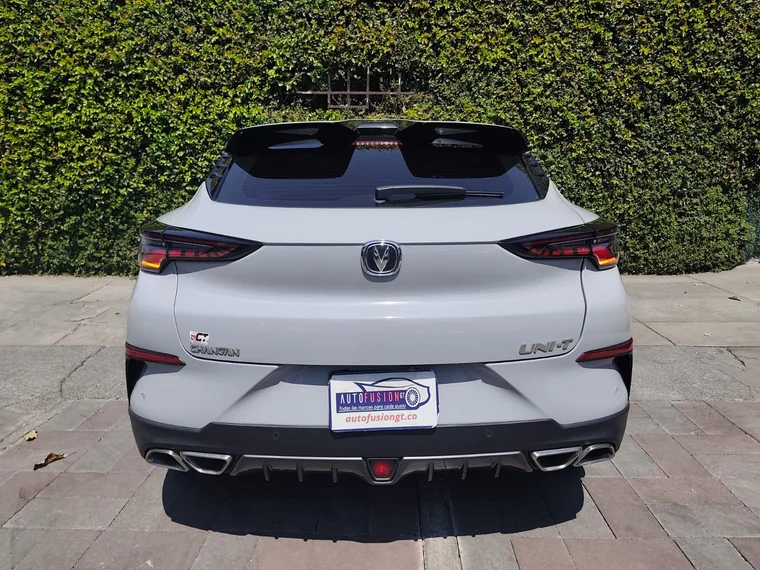 Changan UNI-T 2023 - Vista 5