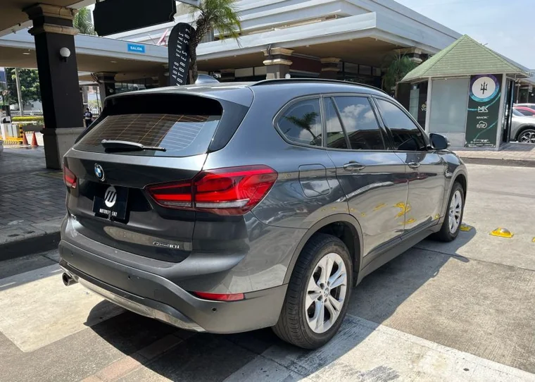 BMW X1 2020 - Vista 4