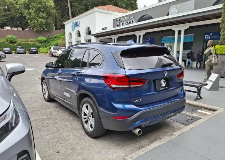 BMW X1 2022 - Vista 5