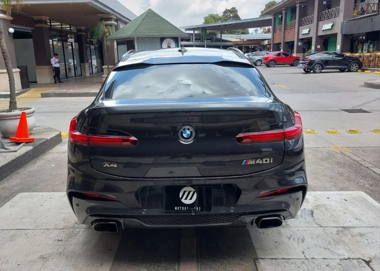 BMW X4 2020 - Vista 4