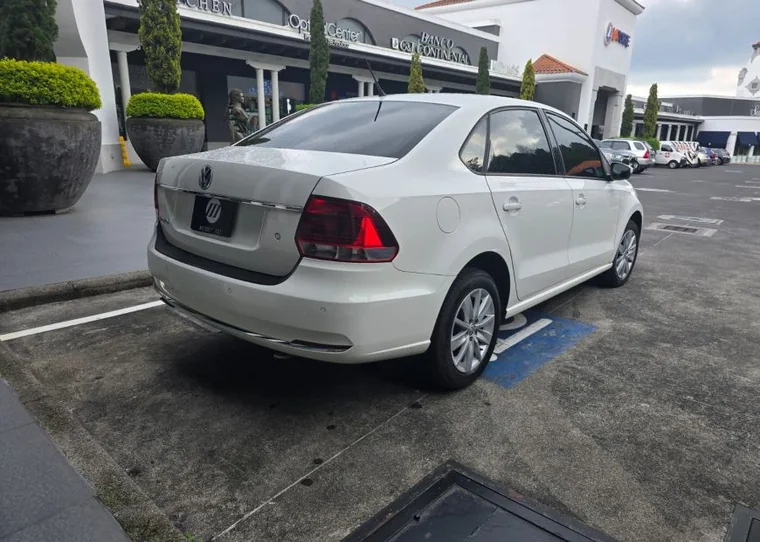 Volkswagen POLO 2018 - Vista 4