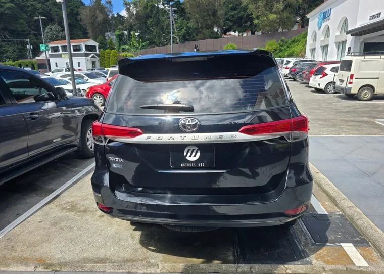 Toyota FORTUNER 2024 - Vista 5