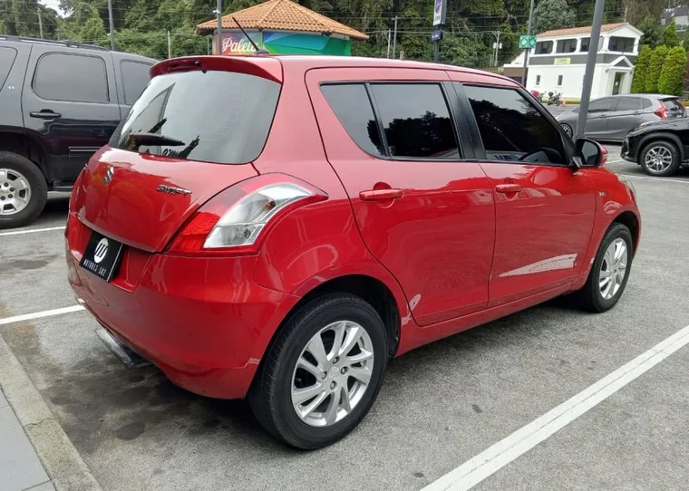 Suzuki SWIFT 2015 - Vista 4